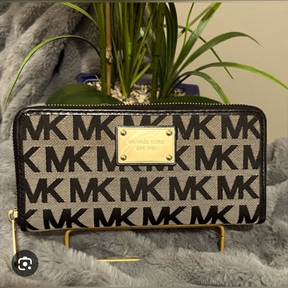 Michael Kors MK Jet Set Monogram Signature Black and Gray Brown Logo Wallet